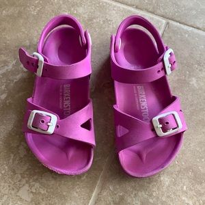 Birkenstock purple girls sandals size (9) 25